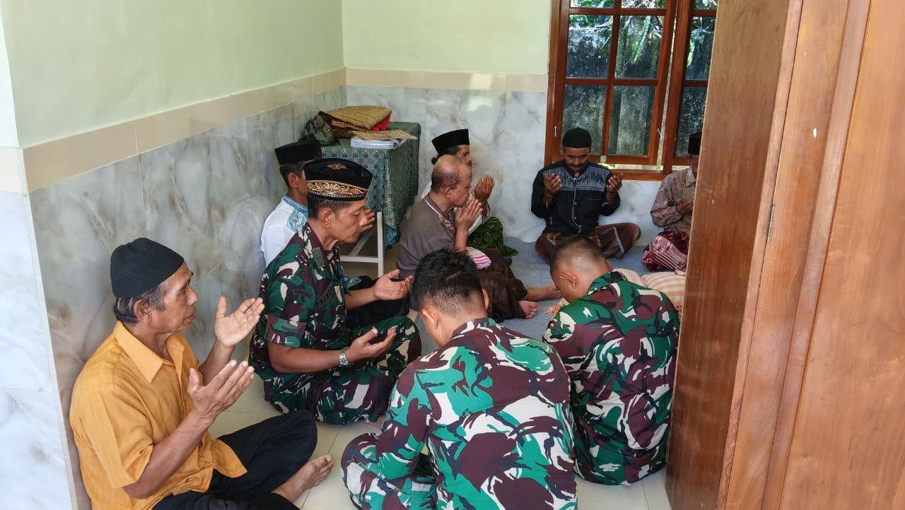 Bintal Korem 083/Baladhika Jaya, Letda Inf. Januri mengatakan kehadiran mereka sebagai ajang sambuh tali silatuhrahmi dan juga sebagai pembangunan mental non fisik TMMD 126 Lebakharjo