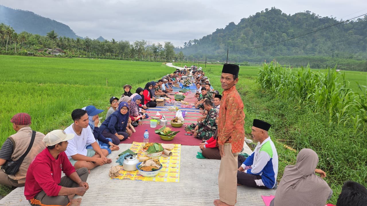 Jalan rabat beton sepanjang Jalan Usaha Tani yang menjadi dambaan warga akhirnya rampung 100 persen