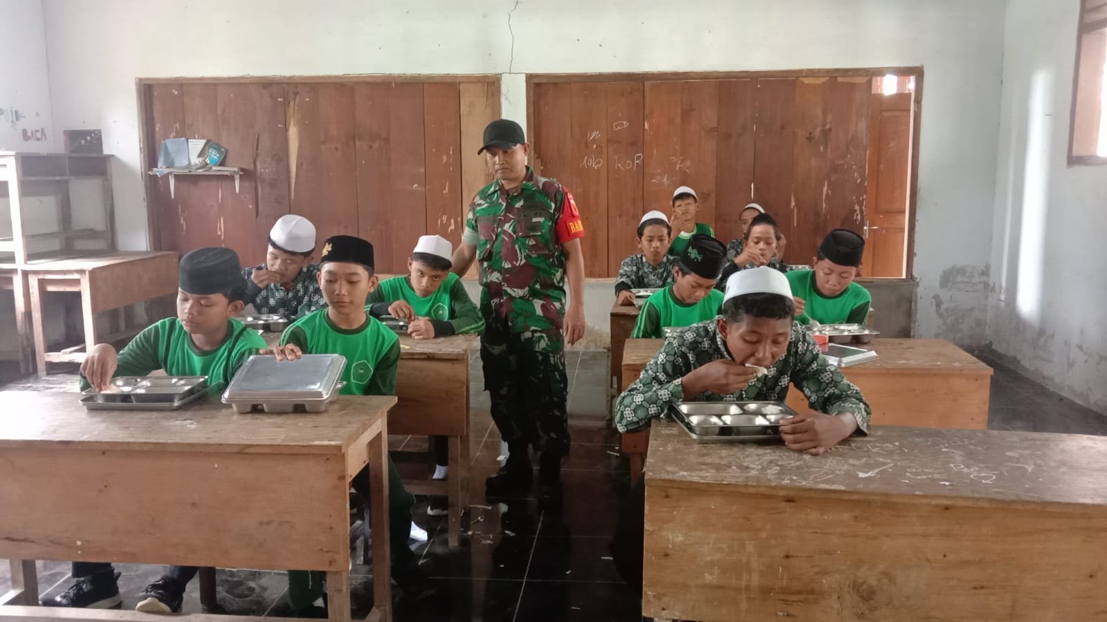 Distribusi Makan Bergizi Gratis di Banyuwangi Sasar 3.190 Siswa, Berjalan Lancar dan Tertib