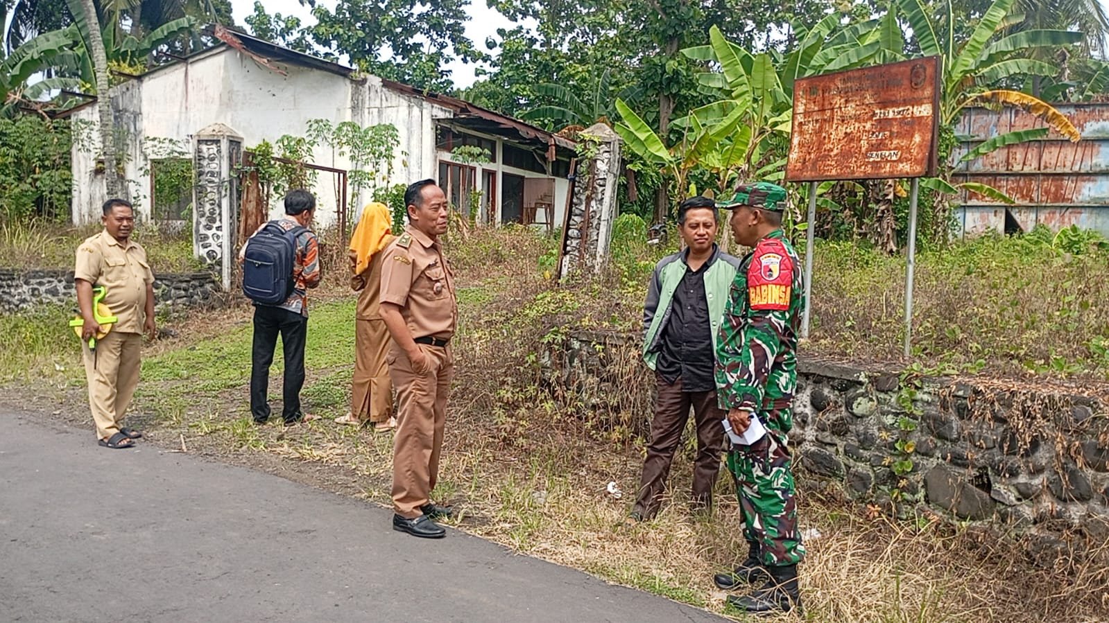 Survei Lokasi Pembangunan Koperasi Merah Putih di Benelanlor, Peltu Ribut Suwarno Dampingi Tim Dinas Koperasi