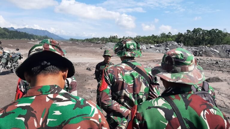 Bati Tuud Koramil 0821-09 Candipuro Pimpin Apel Siaga Bencana di Lokasi Terdampak Dusun Sumberlansep
