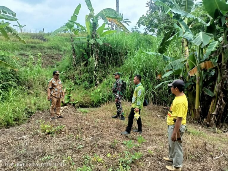 Survei Lokasi Jembatan di Dusun Kopenlangi, TNI dan Pemdes Macan Putih Siapkan Akses Vital Warga