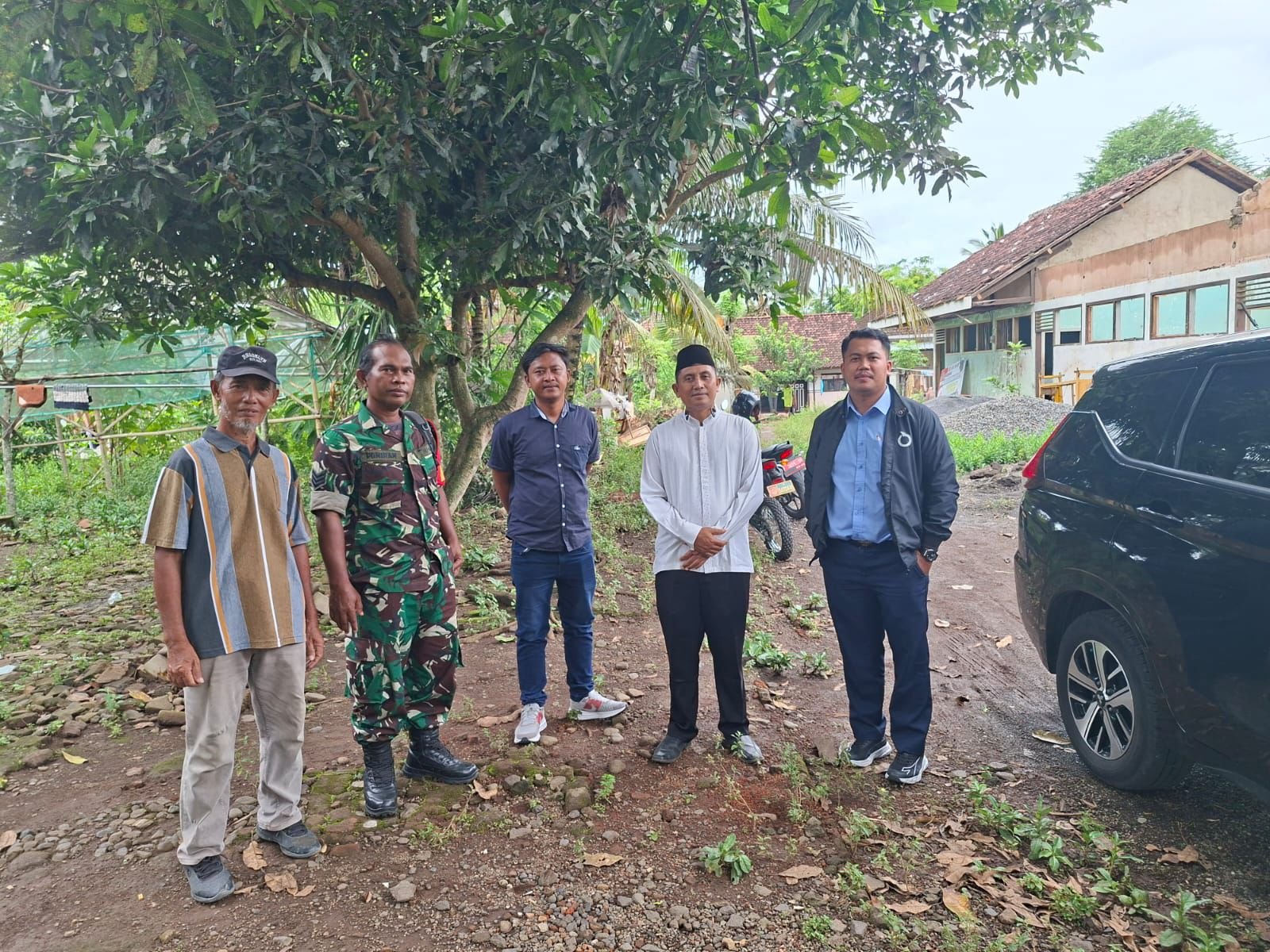 Babinsa Tambong Aktif Dampingi Survei Lokasi Pembangunan KDMP