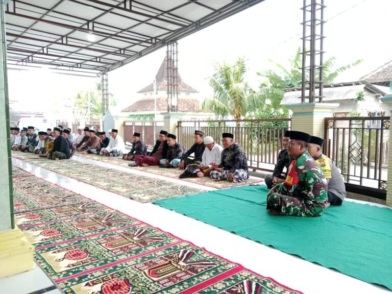 Babinsa Bunder Hadiri Safari Ramadhan, Pererat Silaturahmi dengan Warga Dusun Seruni