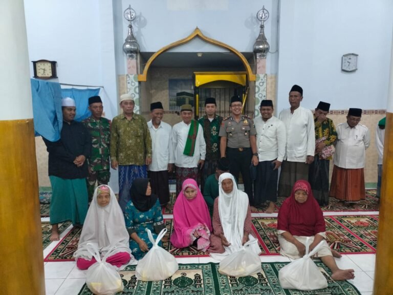Babinsa Gombolirang Hadiri Safari Ramadhan, Perkuat Silaturahmi dan Sinergi dengan Warga