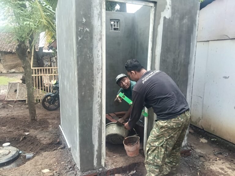 Pembangunan Sanitasi Milik Halima di Blok Leduk Capai 60 Persen, Satgas TMMD Ke-128 Terus Kebut Pekerjaan