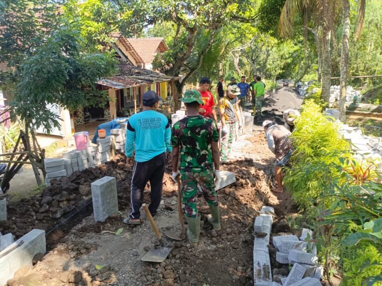 RTLH Milik Rafiah Fokus Pada Perbaikan Lantai