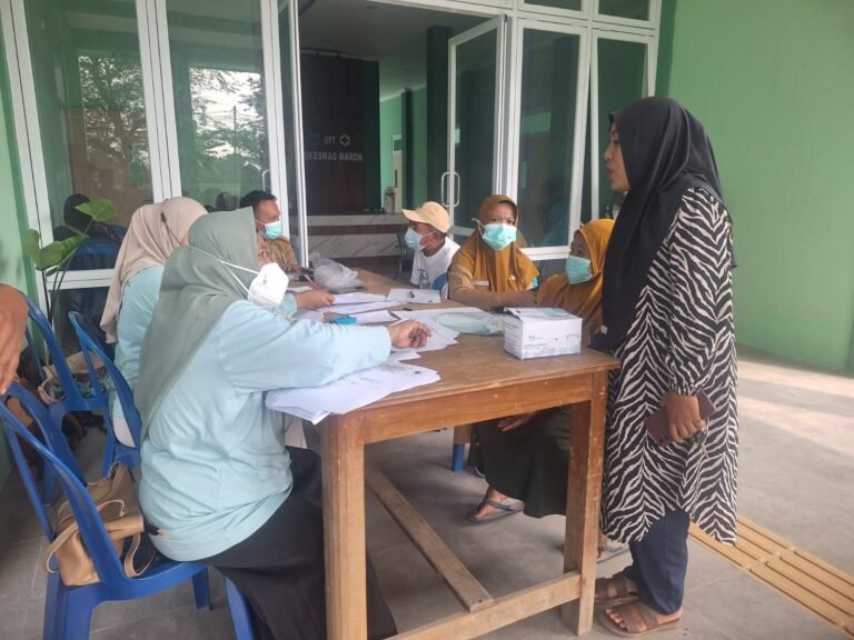 Sosialisasi Skrining ACF/TBC dan CKG Dukung Sukses TMMD Ke-128 Kodim 0820/Probolinggo.